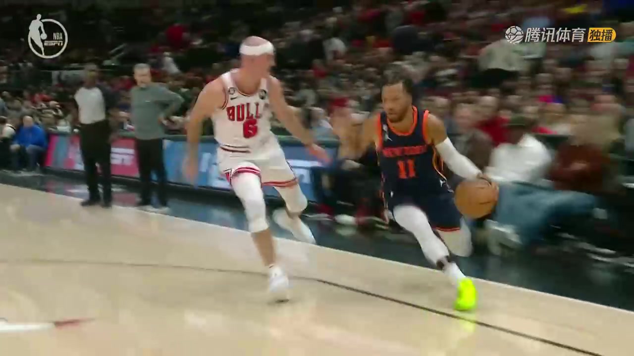  秀啊！布伦森脚踝终结将卡鲁索晃倒坐地！再三分杀死比赛（布伦森集锦）